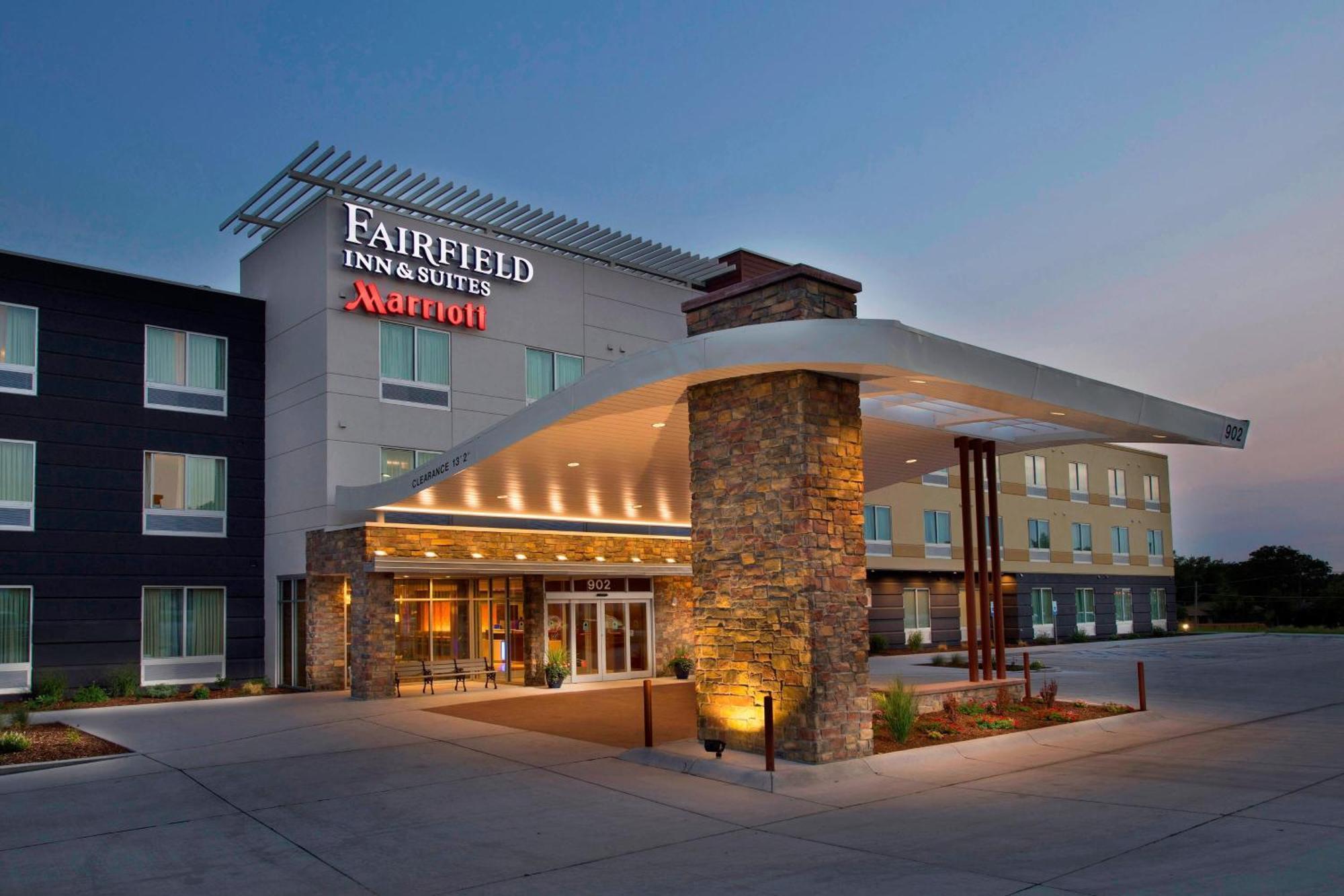 Fairfield Inn & Suites By Marriott Скотсблафф Екстер'єр фото