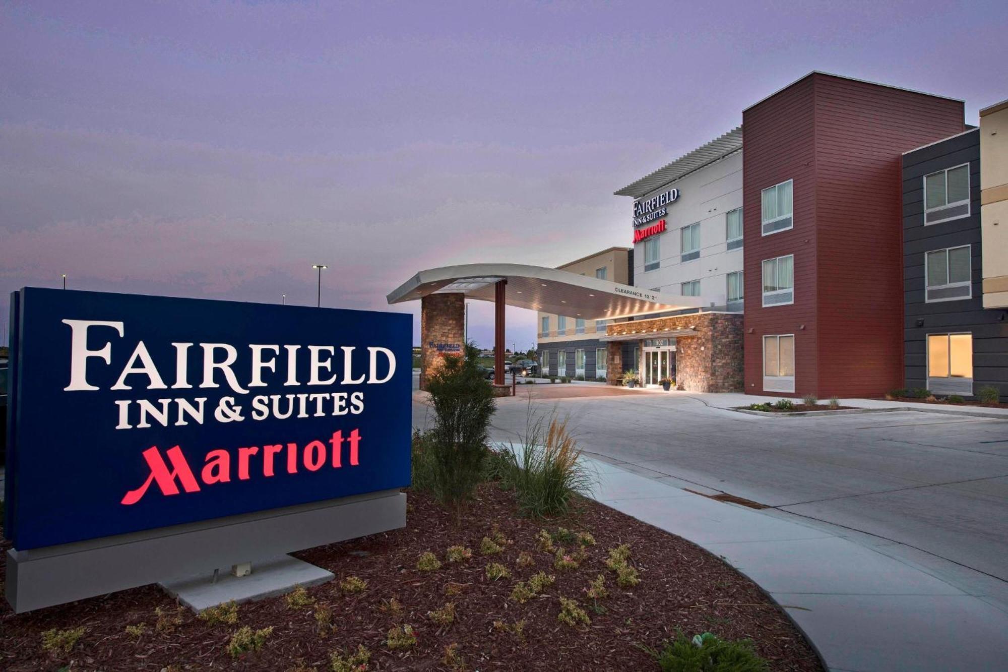 Fairfield Inn & Suites By Marriott Скотсблафф Екстер'єр фото